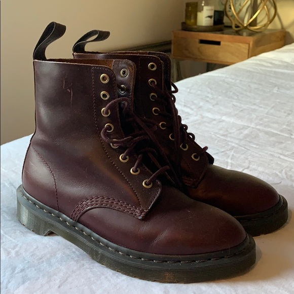 mono smooth dr martens